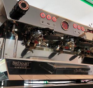 Installation La Marzocco chez La crème à café, Paris (BRÉMART)
