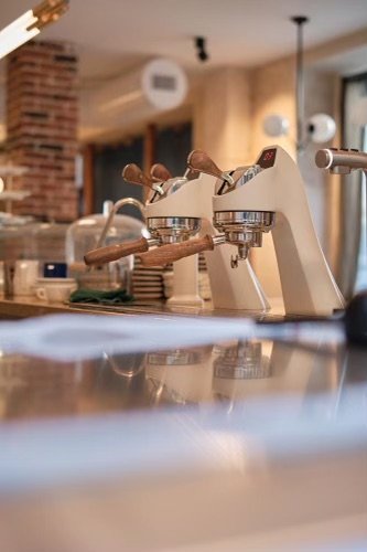Installation La Marzocco chez La caducee, Paris (BRÉMART)