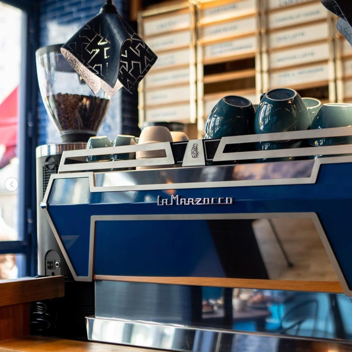 Installation La Marzocco chez Kozy notre dame, Paris (BRÉMART)